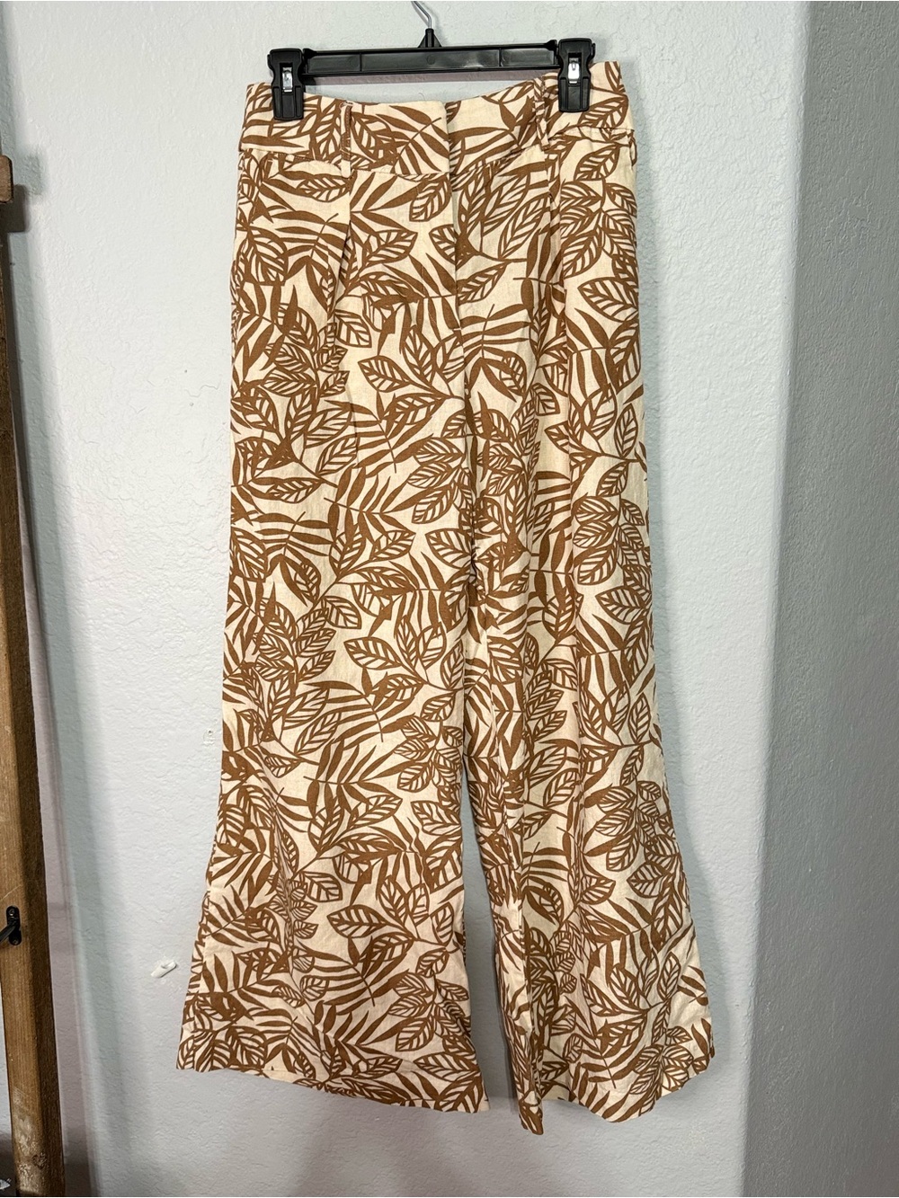 House of Harlow 1960 Cream and Brown Leaf Print Pants